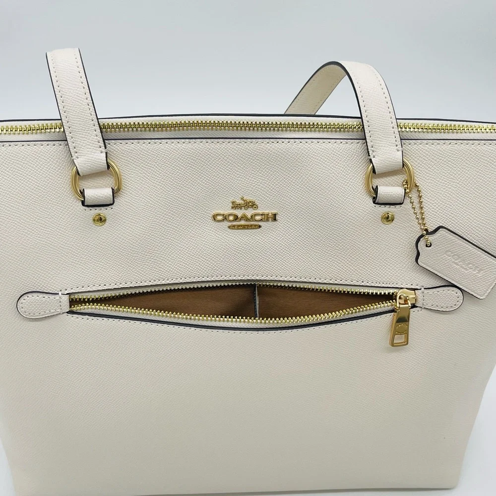 Coach Gallery Tote Bag - Picture 4 of 9